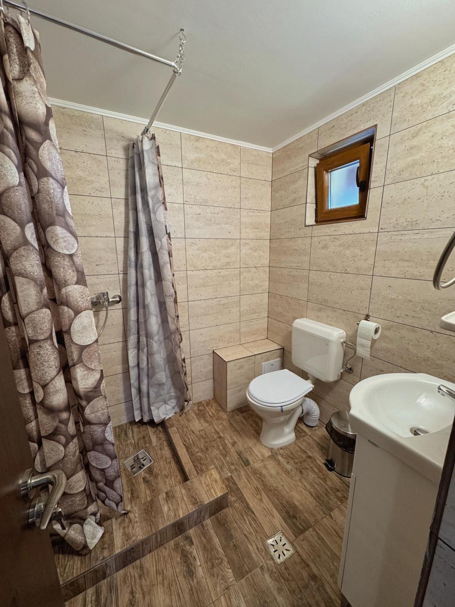 Perla Argesului, Ciubar, Piscina, Lift, Gratar, Cabana, Pensiuni, Hotel Cazare Transfagarasan Curtea De Arges Albestii de Arges Exterior foto
