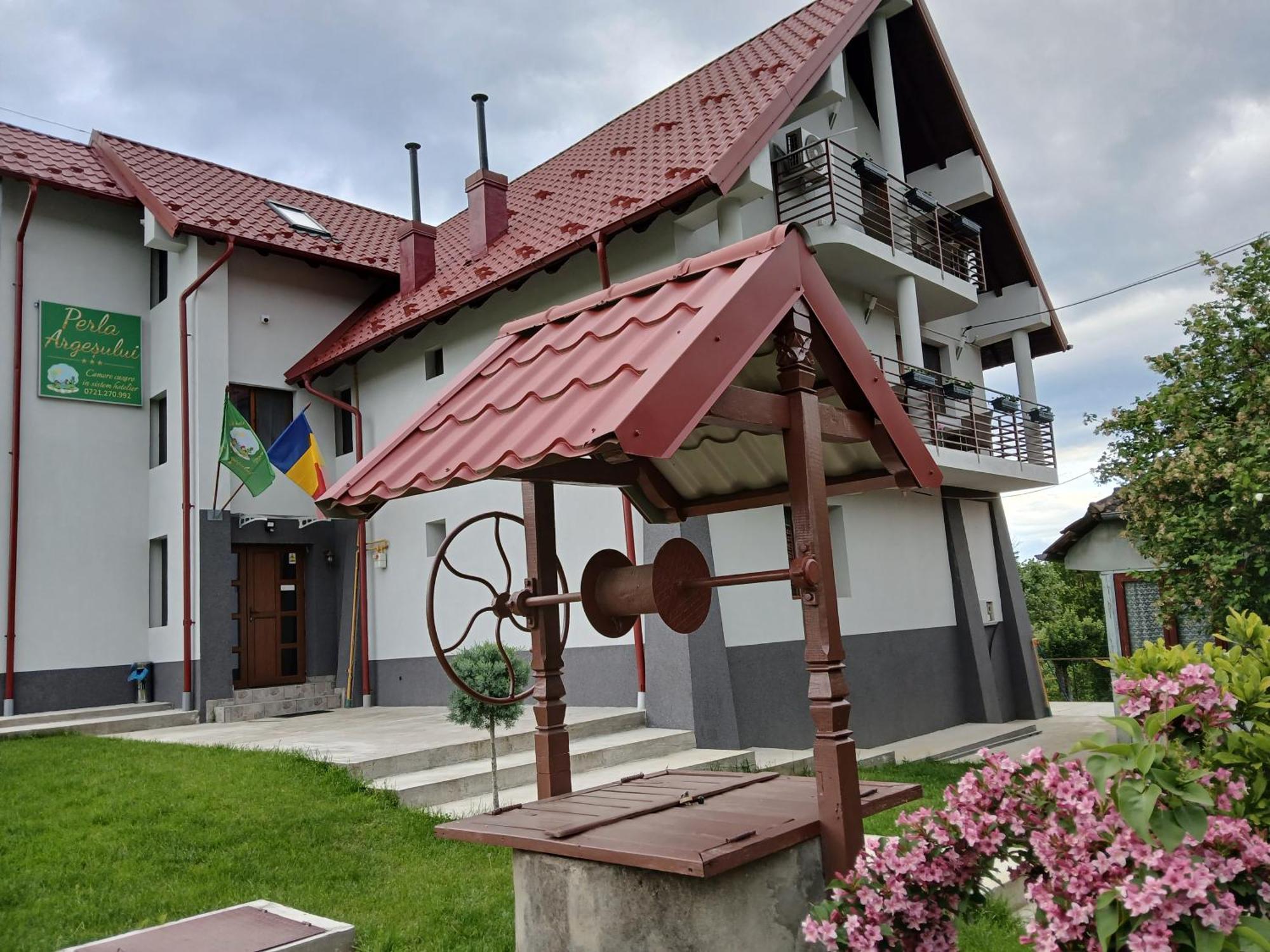 Perla Argesului, Ciubar, Piscina, Lift, Gratar, Cabana, Pensiuni, Hotel Cazare Transfagarasan Curtea De Arges Albestii de Arges Exterior foto